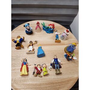 Disney Figurine Lot – Miniature Knick Knacks from Classic Films
